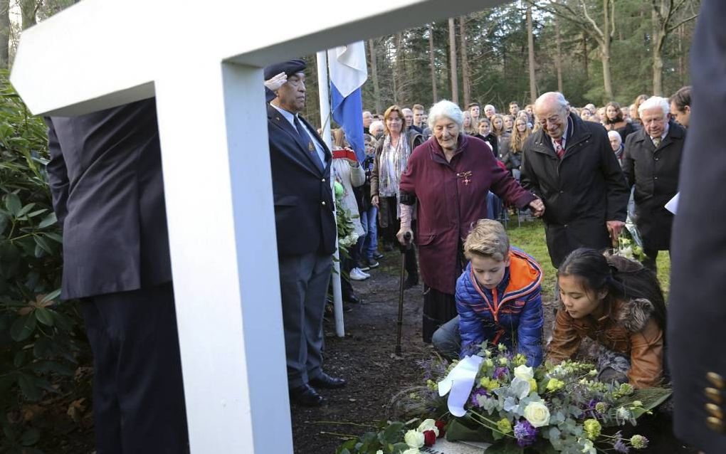 Vrijdag is in Veenendaal herdacht dat zes verzetsstrijders door de Duitse bezetter zijn gefusilleerd. Foto VidiPhoto