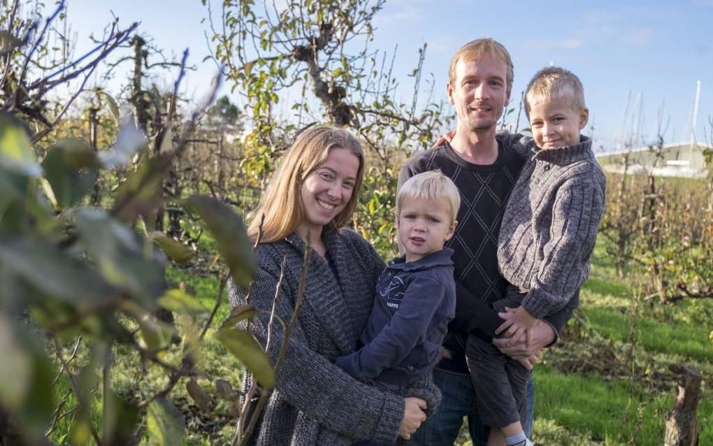 René en Janneke Don met zonen Judah (links) en Noah. beeld Dirk-Jan Gjeltema