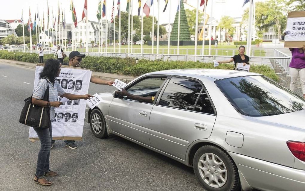 Eergisteren vroegen opnieuw demonstranten in de Surinaamse hoofdstad Paramaribo aandacht voor de decembermoorden uit 1982. Het feit dat de schuldigen nooit zijn veroordeeld, blijft een open wond. De tv-gesprekken met president Bouterse leveren ook geen he