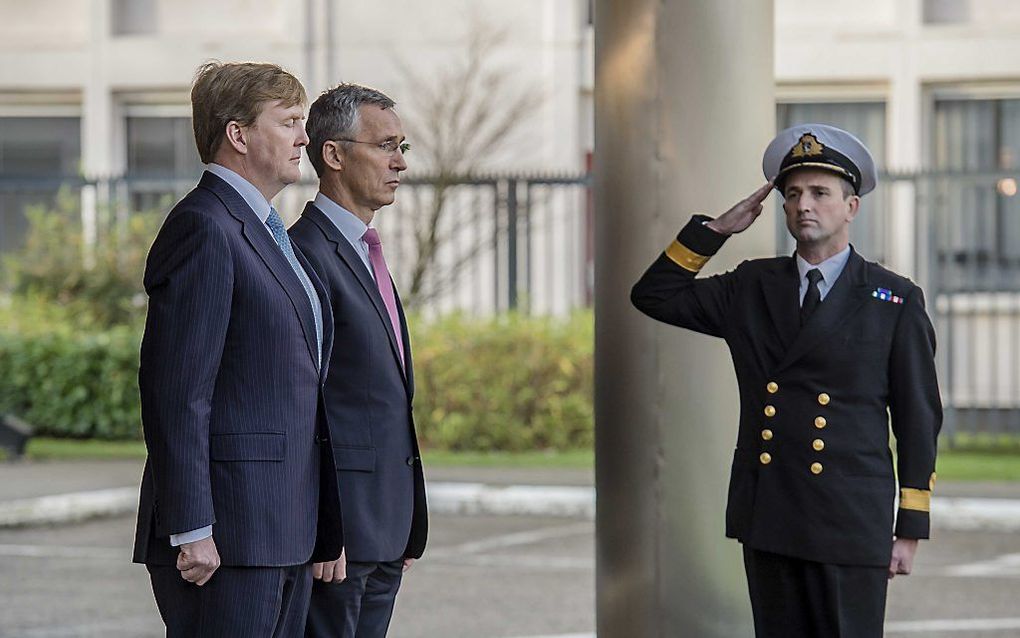 Koning Willem-Alexander bezoekt het NAVO hoofdkwartier in Brussel, waar hij ontvangen wordt door Secretaris Generaal Jens Stoltenberg. beeld ANP