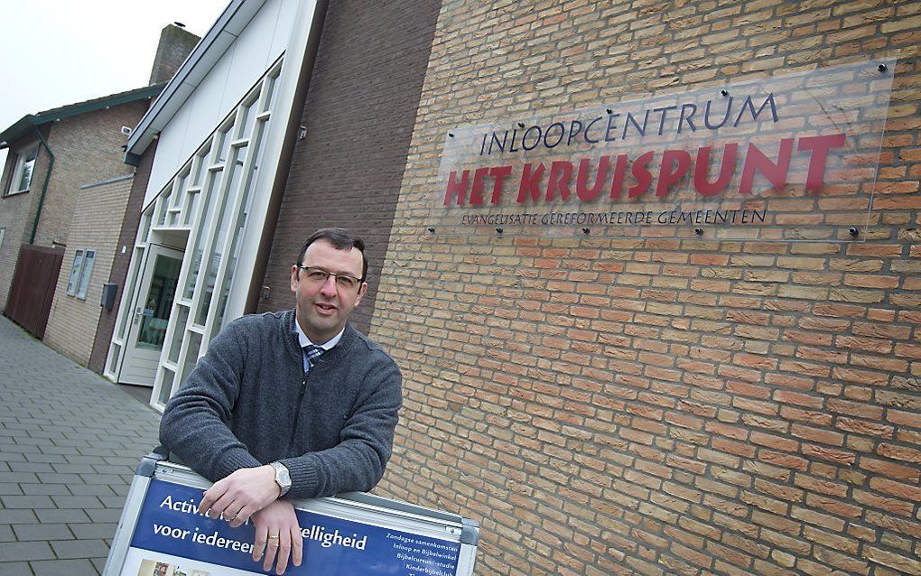 Evangelist H. J. van den Boogaart bij Het Kruispunt, aan de Offenbachstraat in Tilburg. Beeld RD, Anton Dommerholt