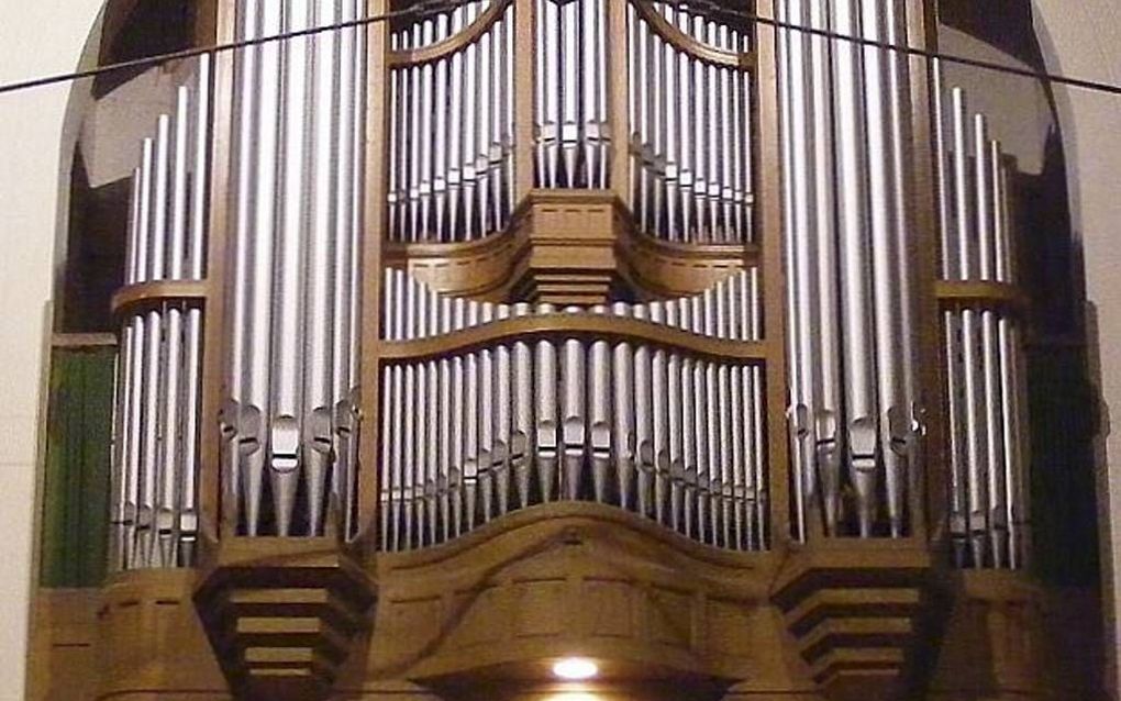 Het orgel in de voormalige gereformeerde kerk van Halfweg. Het front komt in Nieuw-Beijerland voor een orgel van Gradussen uit Groenlo te staan. Beeld Jan van der Male