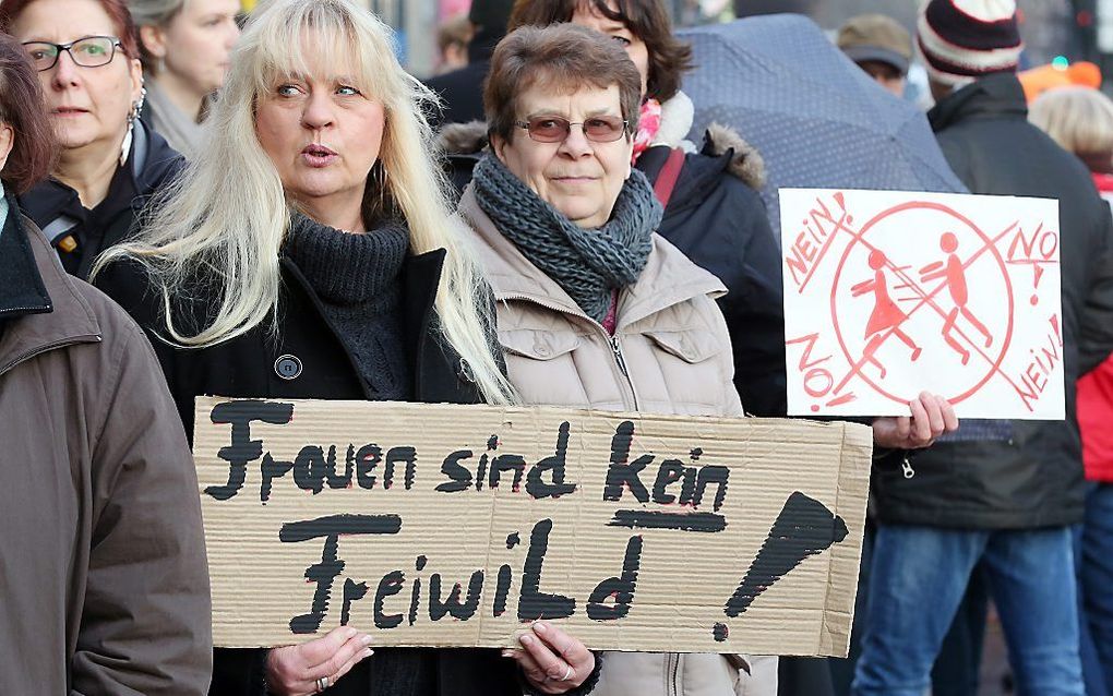 Protest tegen aanrandingen in Hamburg. Beeld EPA