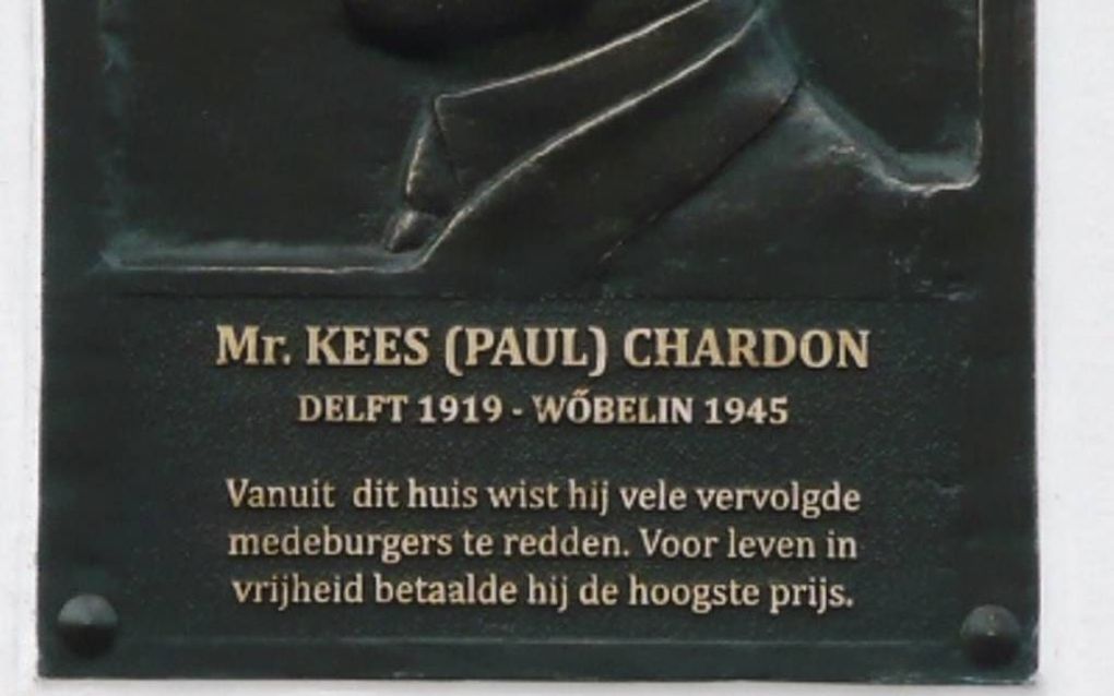 Gedenkplaat voor Kees Chardon in Delft.            Beeld TracesofWar.com