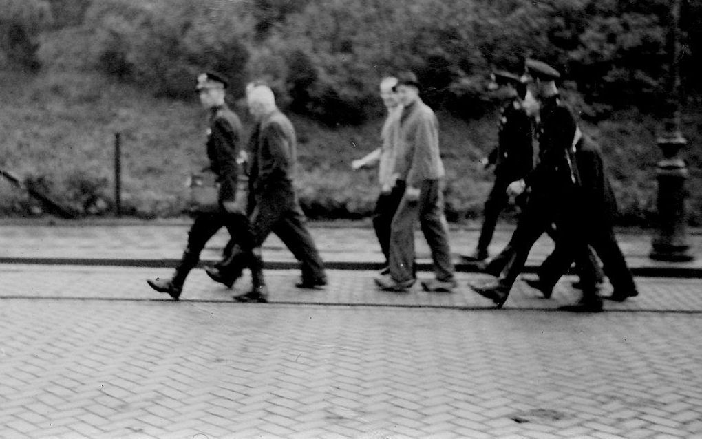 AMSTERDAM: Beeld van de grote razzia in een deel van Amsterdam Oost waabij straten werden afgesloten en de huizn binnendrong om de joden op te pakken. In totaal werden op deze dag 6000 joden opgepakt die allemaal naar Westerbork werden gestuurd. beeld ANP