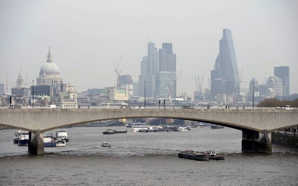 St. Paul’s Cathedral is in Londen dan niet meer het hoogste gebouw, toch vinden sommige christenen dat niet alleen economische redenen moeten meewegen in de beslissing of Groot-Brittanië in de EU moet blijven.  beeld EPA