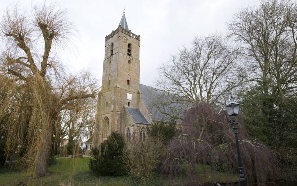 De dorpskerk in Dirksland. beeld RD, Anton Dommerholt