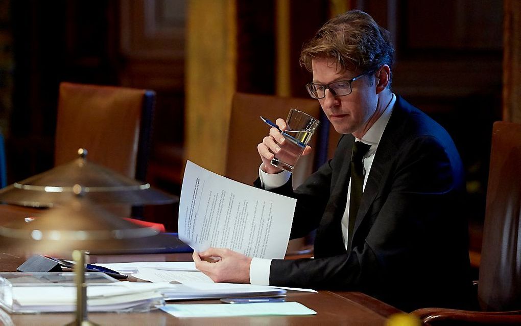 Staatssecretaris Sander Dekker dinsdag tijdens de voortzetting van het Eerste Kamerdebat over de toekomst van de mediawet. Beeld ANP