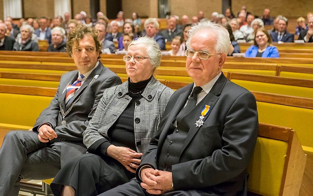 Ds. Meeuse (r.), met zijn echtgenote en burgemeester Verhulst van Goes. beeld Dirk-Jan Gjeltema