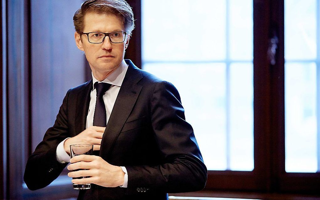 Staatssecretaris Dekker na afloop van de stemming over de Mediawet in de Eerste Kamer. beeld ANP