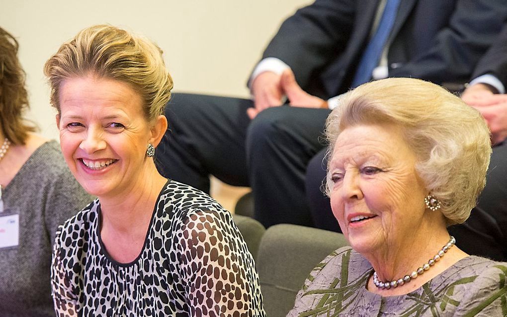 Prinses Beatrix en prinses Mabel woensdag tijdens de uitreiking van de Prins Friso Ingenieursprijs. beeld ANP