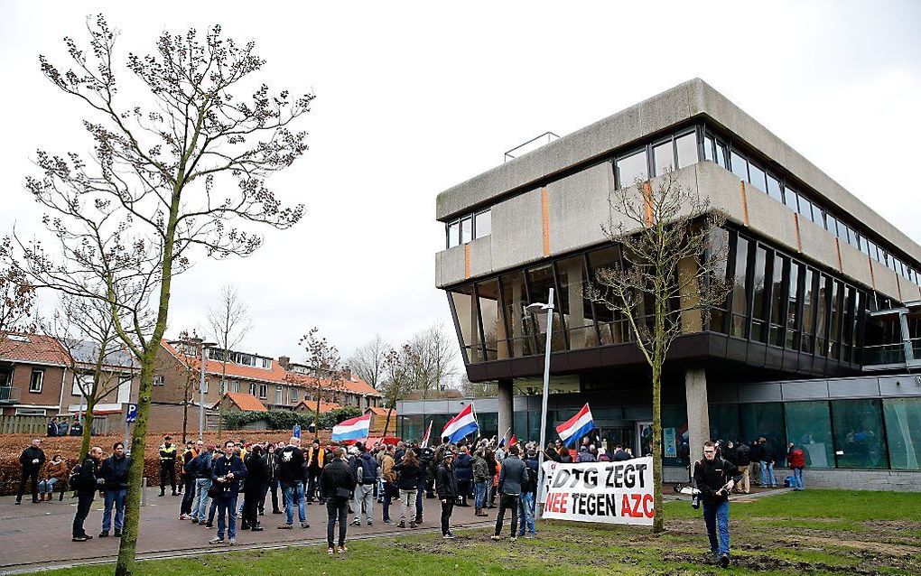 Protest tegen de komst van azc's in Ede op 20 februari. beeld ANP