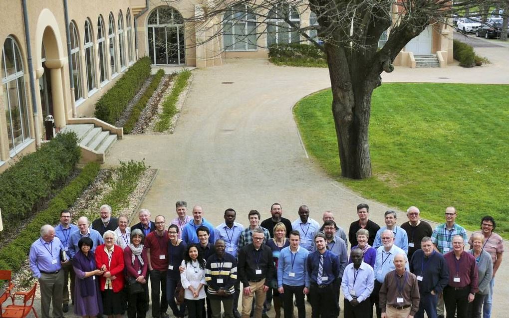 Groepsfoto van deelnemers aan de Colloque Biblique Francophone. beeld RD