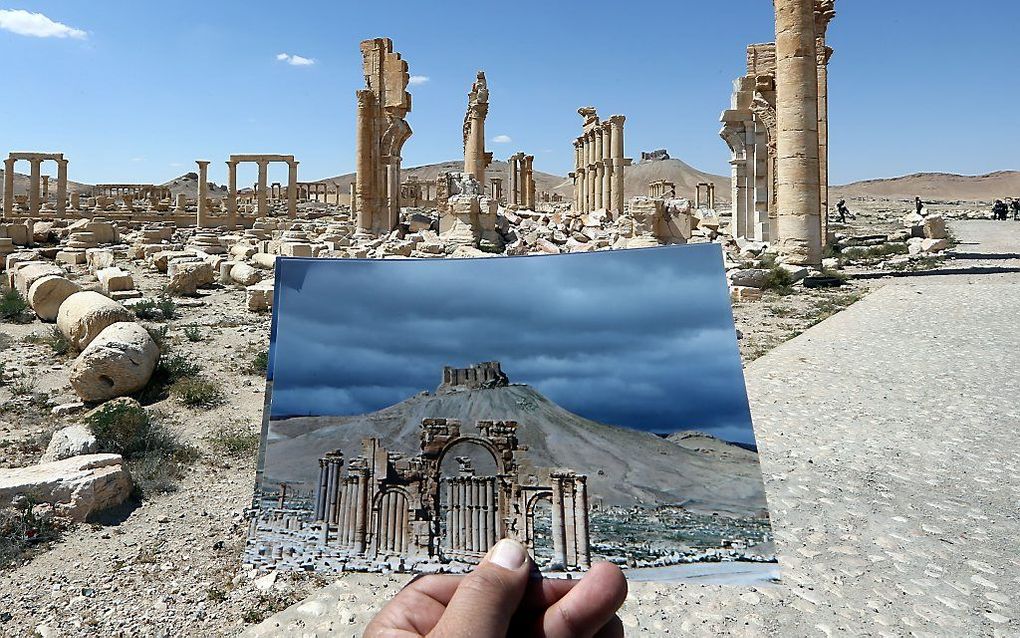 De extremisten van IS bliezen in Palmyra een triomfboog op. beeld AFP