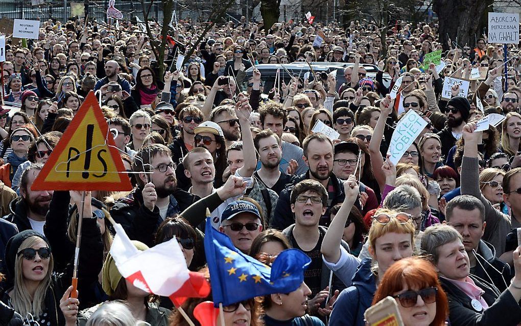 Protest tegen abortusverbod in Polen. Beeld AFP