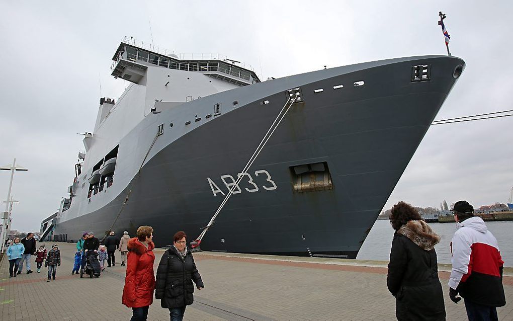 Het marineschip Karel Doorman. beeld EPA