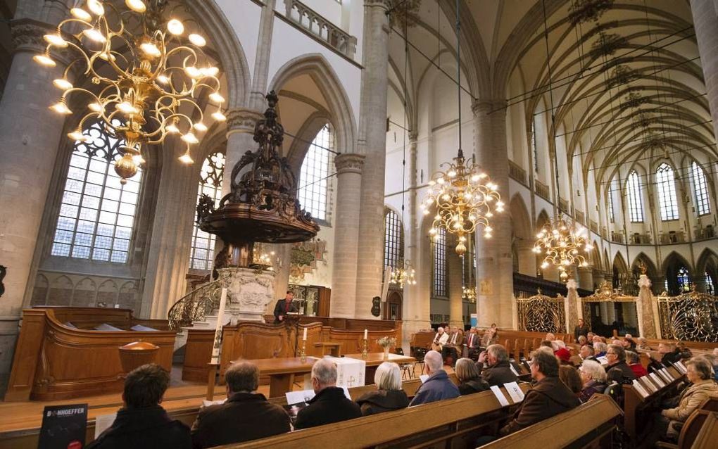 Presentatie van de Bonhoeffer-glossy in Dordrecht. beeld Dirk Hol