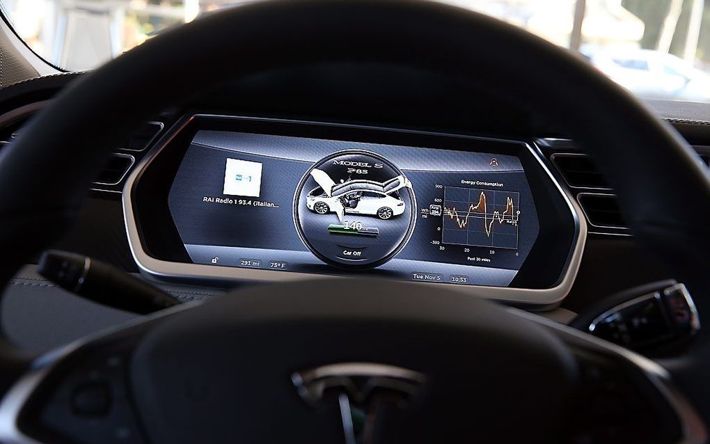 Dashboard van een Tesla. Beeld AFP