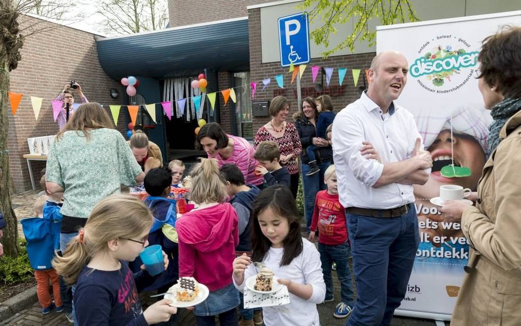 Presentatie van ”Discover", missionair kinderclubmateriaal van de IZB en de GZB. beeld Sjaak Verboom