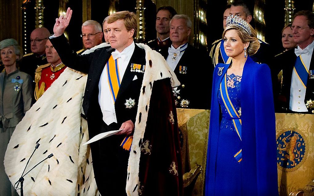 Koning Willem-Alexander legde op 30 april 2013 de eed af: „Zo waarlijk helpe mij God almachtig.” Een van de onderscheidingen die hij toen droeg, was die van ridder in de protestantse Johanniter Orde van Nederland. beeld ANP