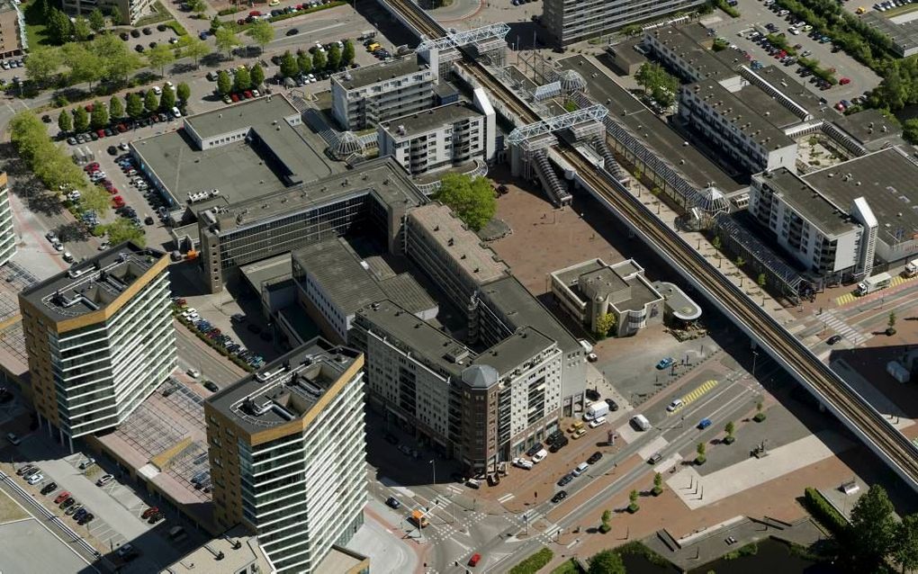 Luchtfoto van winkelcentrum De Koperwiek in Capelle aan den IJssel. Nadat de coalitie van Leefbaar Capelle, ChristenUnie, SGP en CDA klapte op invoering van de koopzondag, blijkt de zondagsopenstelling totaal geen succes. beeld ANP, Irvin van Hemert