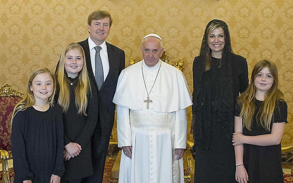 Koninklijke familie maandag bij de paus. Beeld EPA