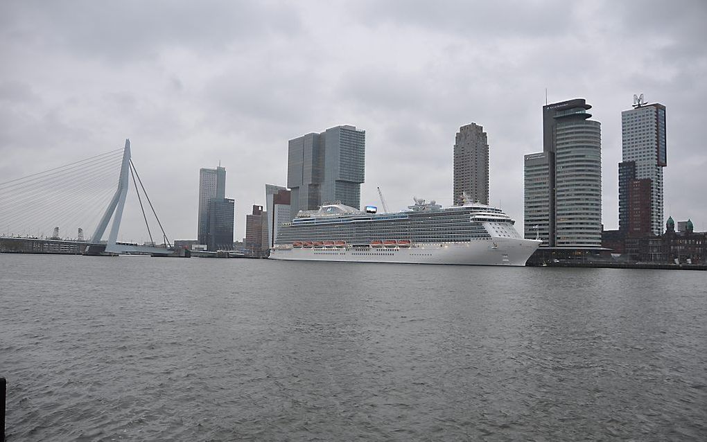 Het cruiseschip de Regal Princess heeft vrijdag Rotterdam aangedaan. Foto Jan van Heteren