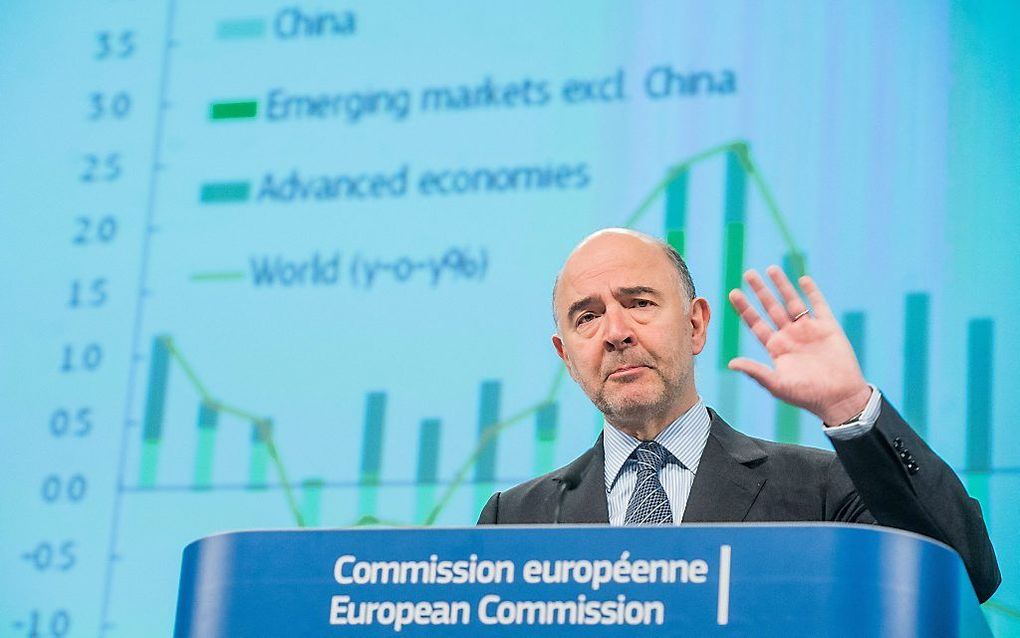 Eurocommissaris Pierre Moscovici. beeld EPA, Stephanie Lecocq