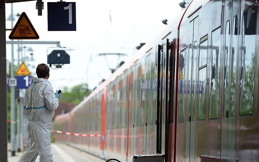 Onderzoek op station Grafing. Beeld EPA