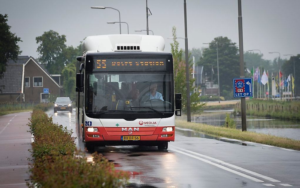 Een bus van busmaatschappij Veolia Transport. Het vervoersbedrijf verzorgt het busvervoer in de Regio Haaglanden. beeld ANP