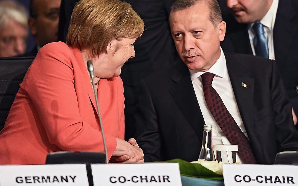 Merkel (l.) en Erdogan. beeld EPA