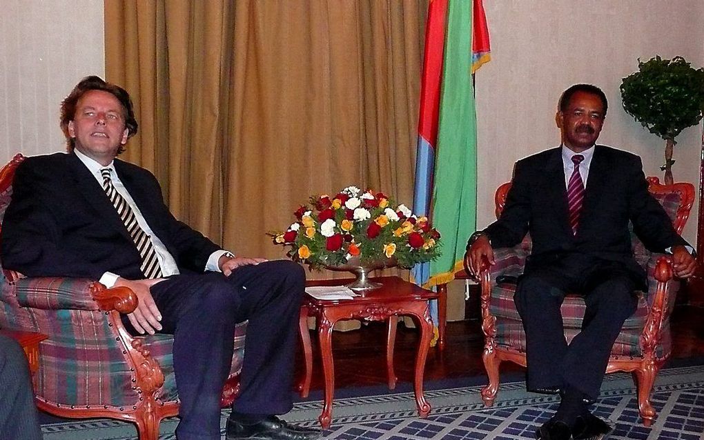 Minister Bert Koenders (Ontwikkelingssamenwerking) bezocht in 2008 de Eritrese hoofdstad Asmara waar hij een gesprek had met president Isaias Afewerki (r). beeld ANP