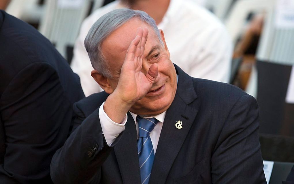 JERUZALEM. De Israëlische premier Netanyahu wordt beschuldigd van het aannemen van illegale donaties van een Franse zakenman. beeld EPA, Jim Hollander