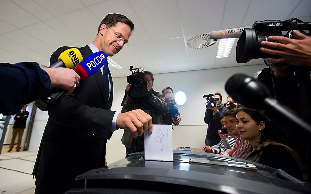 Premier Rutte stemt. Beeld ANP