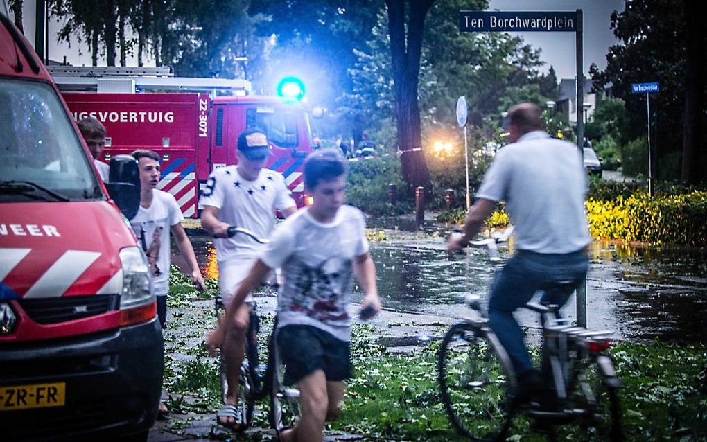 Windhoos en hagel in het Brabantse Heeze. beeld ANP