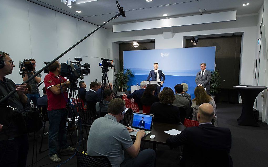 Premier Rutte tijdens zijn wekelijkse persconferentie na afloop van de wekelijkse ministerraad. beeld ANP, Bart Maat