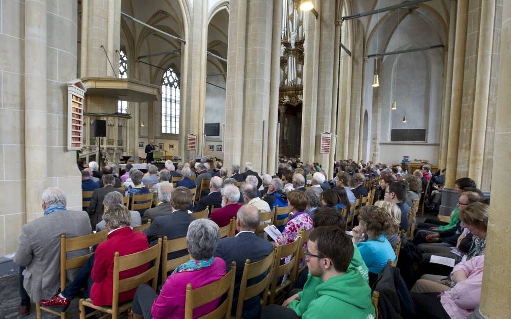 Zo'n vijfhonderd mensen woonden de afscheidsbijeenkomst van de PThU uit Kampen bij. Het programma speelde zich grotendeels af in de Bovenkerk. Foto RD, Anton Dommerholt