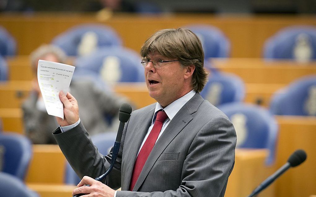 Teun van Dijck (PVV) is aan het woord tijdens het permanente Europees noodfonds (ESM). Foto ANP