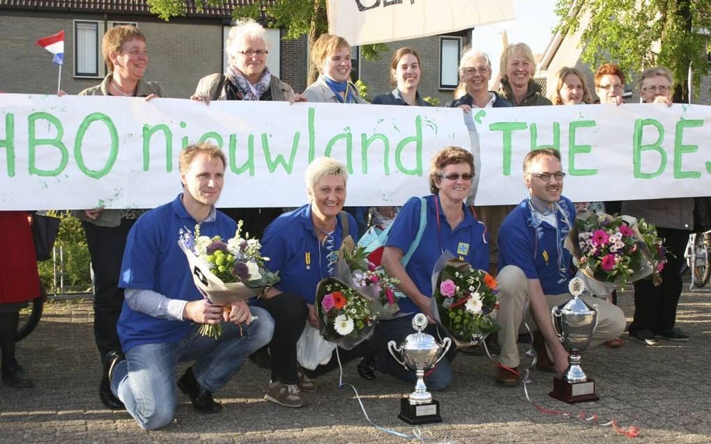 De Nieuwlandse afdeling van de EHBO is dit jaar landelijk kampioen. Foto EHBO Nieuwland