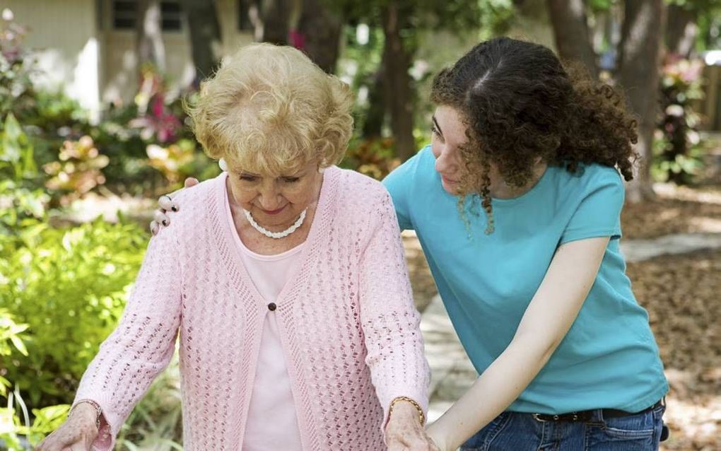 Dementie is een ingrijpende ziekte. De druk op mantelzorgers is daarom niet makkelijk te verminderen. Foto Fotolia.