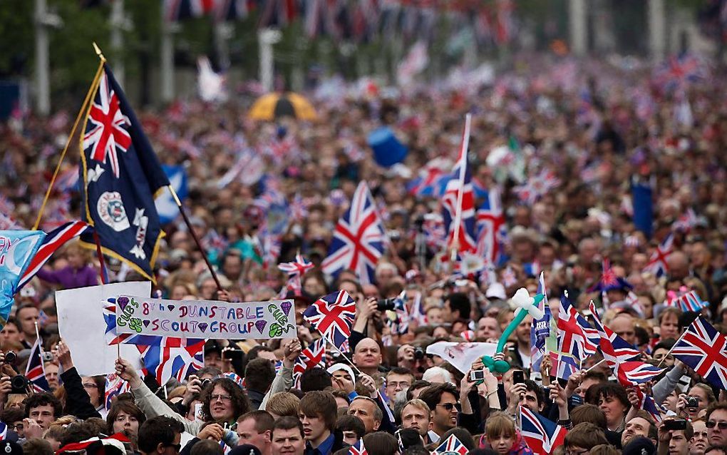 Mensenmassa voor Buckingham Palace. Foto EPA