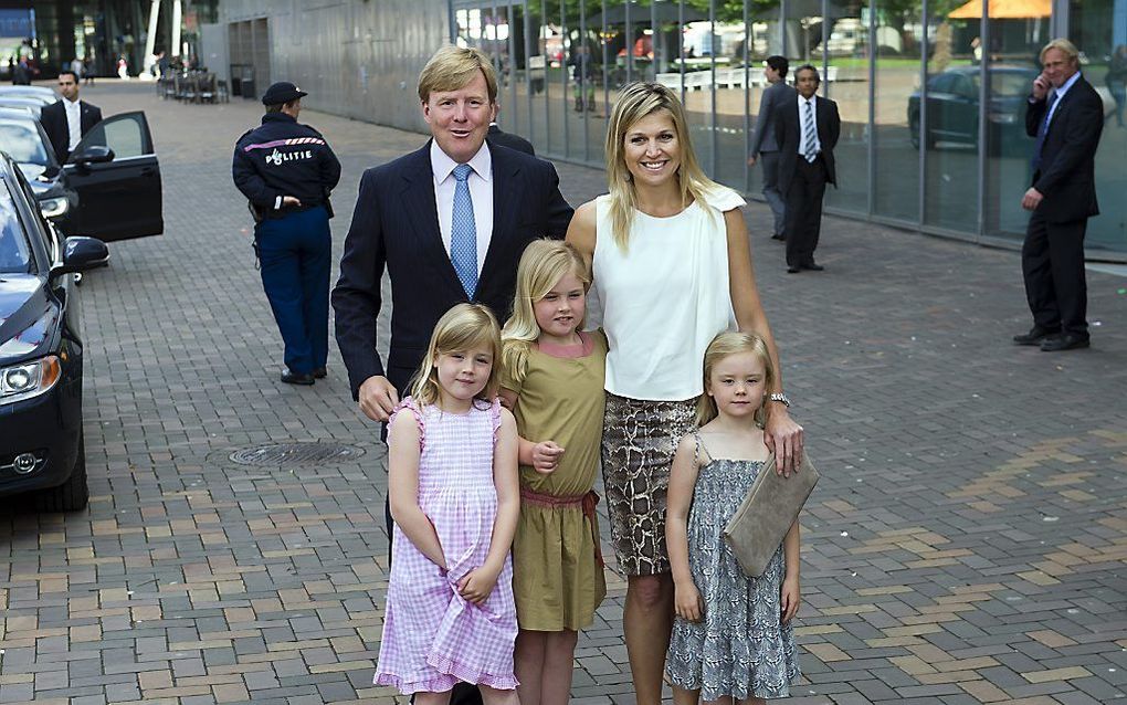 Prins Willem Alexander, prinses Maxima en hun kinderen (VLNR) de prinsessen Alexia, Amalia en Ariane vertrekken bij de Heineken Music Hall, na het eindconcert van Kinderen Maken Muziek. De ruim 3000 kinderen die de afgelopen tijd overal in het land muziek