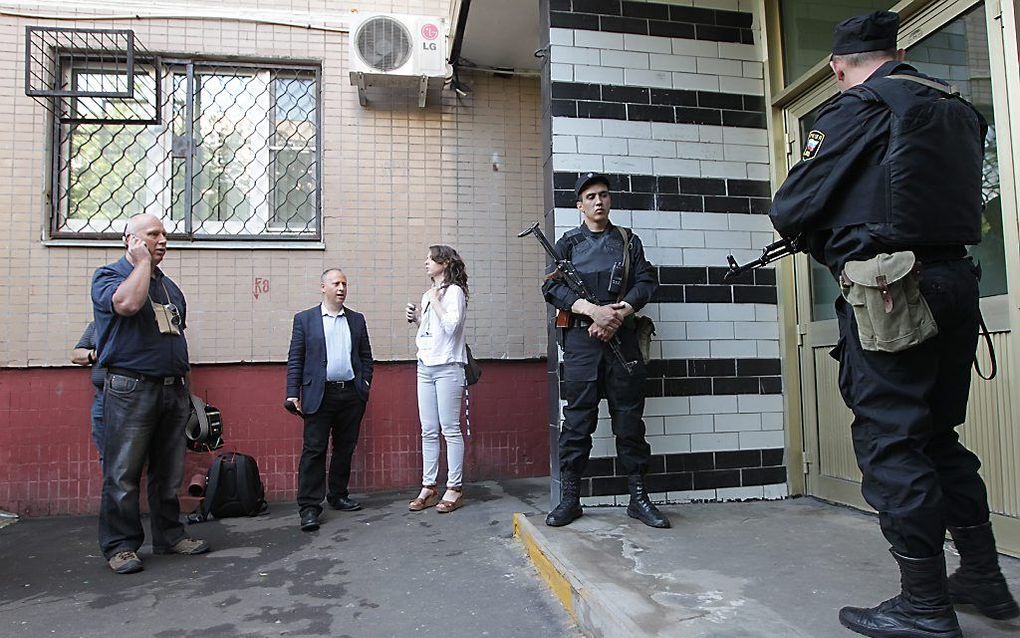 Huiszoeking bij flat oppositieleider Aleksej Navalni.  Foto EPA