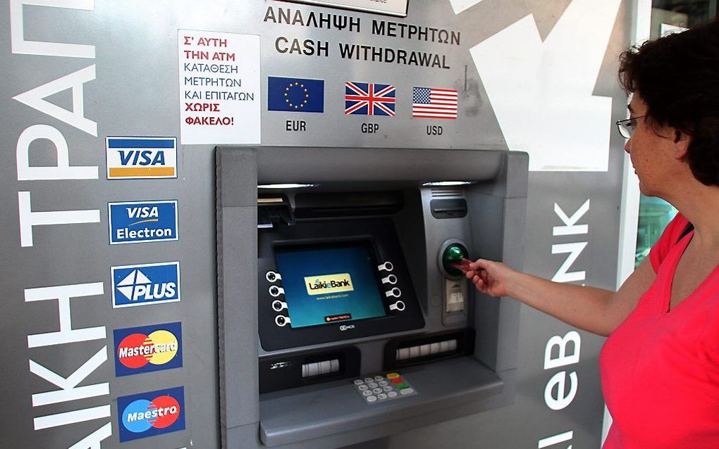 Pinautomaat op Cyprus. Foto EPA