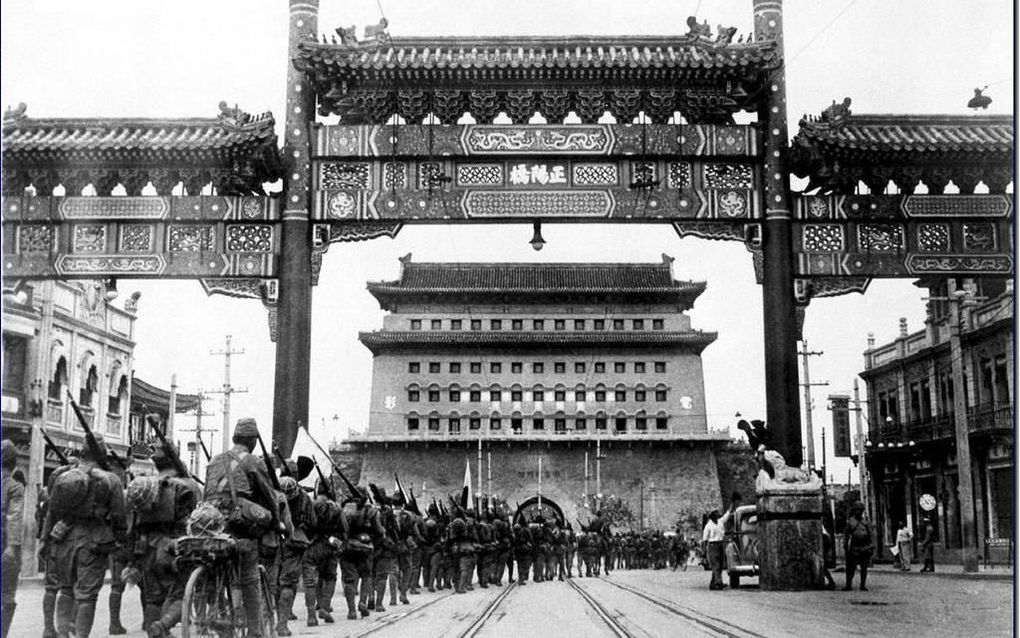 Japanse troepen trekken Peiping (het huidige Peking) binnen, nadat op 7 juli 1937 de Chinees-Japanse oorlog was uitgebroken. Foto Hist. Images