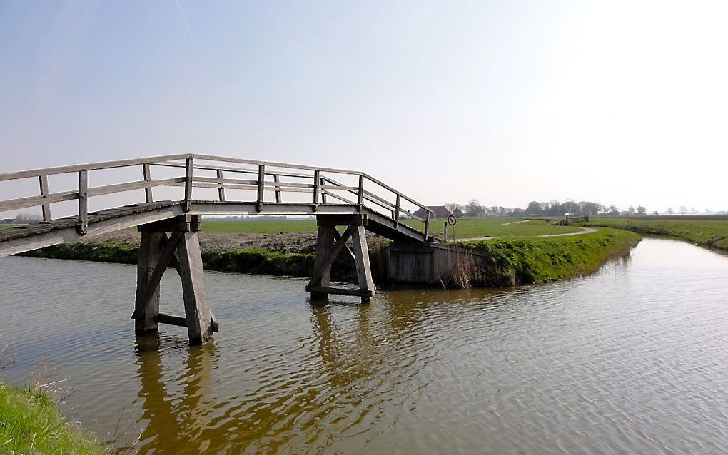 De kerken van Loppersum en Westeremden in de provincie Groningen, behorend tot de Gereformeerde Kerken vrijgemaakt, gaan per 1 september fuseren. Foto Gouwenaar, Wikimedia