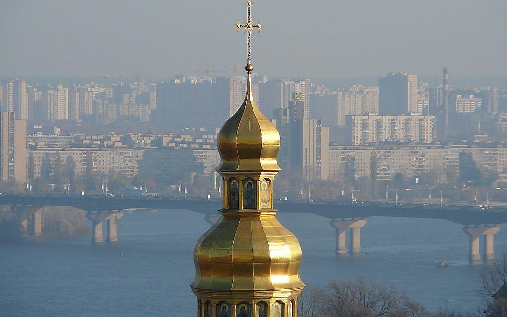 Uitzicht over Kiev. Op de voorgrond een toren van het holenklooster. Foto Marrie Geneugelijk