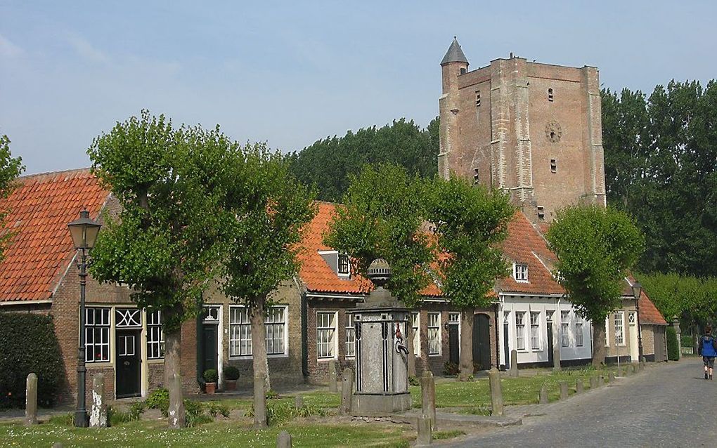 De kerk van Sint Anna ter Muiden, net buiten Sluis. Foto Esther Westerveld, Wikimedia