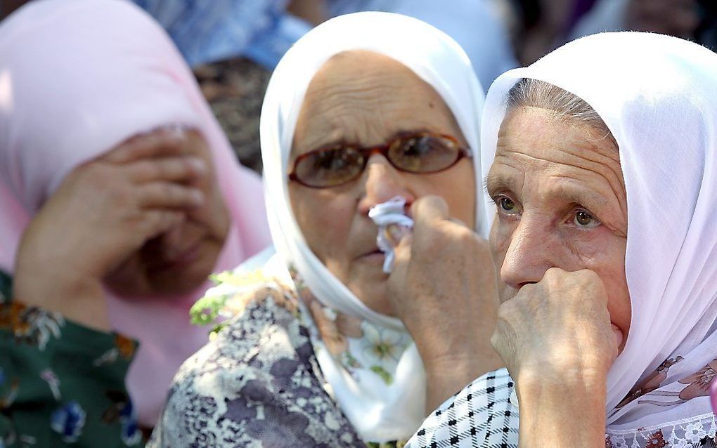 Bosnische vrouwen herdenken familieleden die omkwamen in 1995. Foto EPA