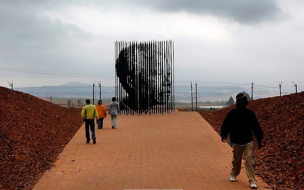 Het nieuwe monument in Howick ter ere van Nelson Mandela. Foto EPA